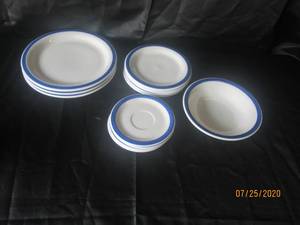 lot 484 image: 12 PC VINTAGE GIBSON HOUSEWARE WHITE WITH BLUE STRIPE� DINNERWARE�3 - DINNER PLATES4- SAUCERS��4 - SALAD PLATE�1- SOUP BOWL