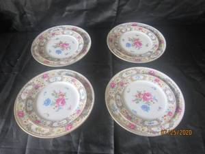 lot 94 image: 8PC 4 PERSON SETTING ESCHENBACH GERMANY US ZONE ROSWITHA BARONET CHINA MELROSE PLATES��4- DINNER PLATES�4- SALAD PLATES�