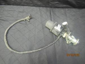 lot 73 image: BRONCO BEER KEG PUMP