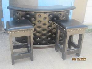 lot 152 image: RAISED PANEL&nbsp BLACK NAILHEAD&nbsp LEATHER BAR WITH 2 BLACK LEATHER NAILHEAD &amp WOOD BAR STOOLS&nbsp