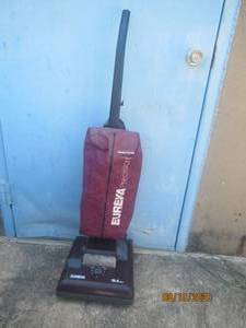 lot 153 image: EUREKA PRECISION VACUUM 10.5 AMP