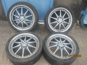 lot 160 image: TOTAL OF 4 SPEED RACING LIFE RIMS WITH TIRES 21540ZR17 TIRES&nbsp