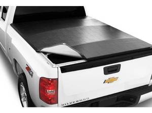 lot 137 image: Extang 3670-Fits&nbsp00-04 Dodge Dakota Quad Cab (5 ft 3 in bed),&nbsp&nbspExtang Sabre (Snapless) Vinyl Roll Up Bed Cover