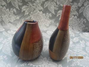 lot 183 image: TOTAL OF 2 VASE&nbsp