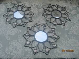 lot 185 image: TOTAL OF 3 MIRROR WALL HANGING DECOR