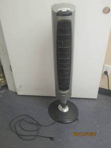 lot 205 image: LASKO TOWER FAN E20739&nbsp&nbsp-TESTED &amp WORK&nbsp
