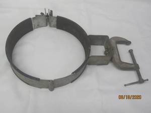 lot 220 image: HEAVY DUTY 10 DIAMETER&nbsp CLAMP RING WITH ADJUSTABLE C-CLAMP 1430-3&nbsp