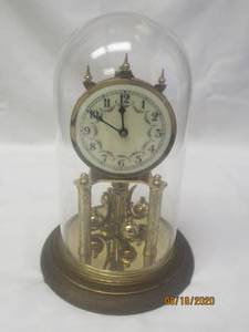 lot 221 image: VINTAGE 1950S EURAMCA GERMANY MID CENTURY GLASS DOME 400 DAY ANNIVERSARY CLOCK&nbsp