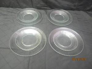 lot 223 image: 4 PERSON SETTING 8 PC DINNERWARE&nbsp&nbspVITRO CORNING MEXICO CLEAR GLASS SCALLOPED RIM MEXICO DINNER PLATES &amp SALAD PLATES&nbsp