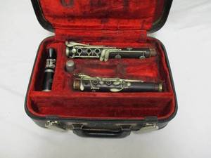 lot 114 image: Vintage SELMER Clarinet, With Case, Made in France