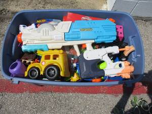 lot 153 image: 33-Gallon Tote Full Of Mixed Toys, With Lid