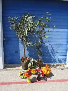 lot 152 image: Lot-Fake Trees, Flowers And Plants