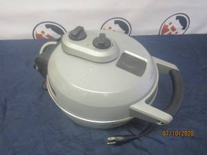 lot 5 image: BREVILLE PIZZA OVEN BP2600XL