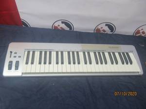 lot 26 image: M-AUDIO KEYSTATION 49E