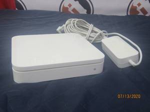 lot 44 image: APPLE AIRPORT EXTREME BASE STATION A1408