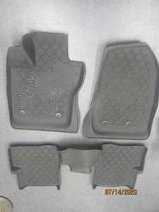 lot 61 image: JEEP FLOOR MATS