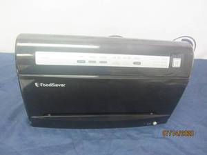 lot 65 image: FOODSAVER V3460