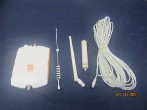 lot 73 image: WI-EX ZBOOST YX545 SOHO DUAL BAND REPEATER KIT