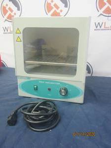 lot 80 image: LABNET MINI INCUBATOR 15110&nbsp