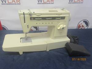 lot 86 image: SINGER STYLIST SEWING MACHINE&nbsp