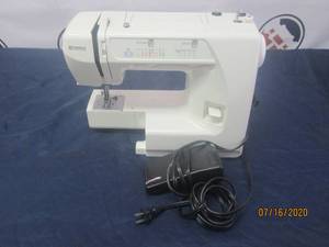 lot 91 image: KENMORE 385.15108200 SEWING MACHINE&nbsp
