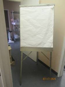 lot 123 image: CRAVISUAL PORTABLE ALL PURPOSE EASEL LEG HINGE RELEASE AND FOLD&nbsp