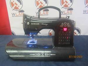 lot 169 image: SINGER HERITAGE 8768 SEWING MACHINE