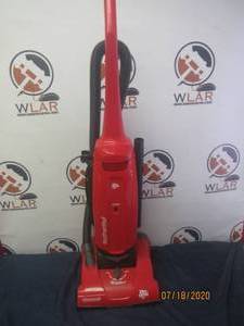 lot 200 image: DIRT DEVIL FEATHERLITE CLEAN PATH VACUUM&nbsp