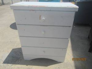 lot 233 image: HIGDON 4 DRAWER CHEST&nbsp32L X 16 X 39 H&nbsp