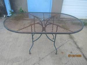 lot 237 image: GREEN WROUGHT IRON PATIO TABLE&nbsp&nbspNEED REPLACEMENT BOLTS TO ATTACH&nbsp&nbsp5FT L X 38 X 31 H&nbsp