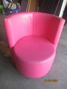lot 249 image: PINK LEATHER SWIVEL CHAIR&nbsp&nbspSEAT 24  DIAMETER&nbsp&nbsp31 H&nbsp