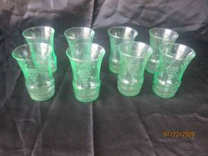 lot 257 image: TOTAL OF 8 &nbsp 1930S STANDARD GLASS GRAPE CUT VASELINE TUMBLERS&nbsp 5 12 H &nbsp&nbsp