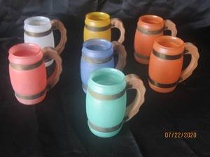 lot 278 image: TOTAL OF 7 SIESTA WARE FROSTED GLASS WOOD HANDLE MUGS&nbsp