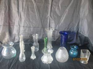 lot 279 image: TOTAL OF 12 VINTAGE ASSORTED GLASS VASES&nbsp