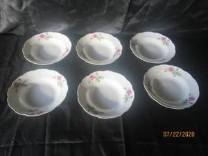 lot 293 image: TOTAL OF 6 FLORAL&nbsp DESIGN WITH SILVER TRIM&nbsp MADE IN CHINA&nbsp SOUPCEREAL BOWLS&nbsp