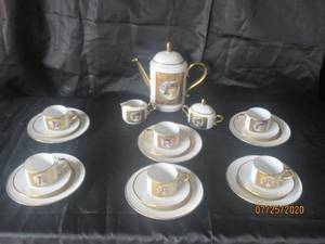 lot 259 image: 21 PC 1930S&nbsp FINE PORCELAIN JWK WESTERN GERMANY&nbsp TEA SET&nbsp6- LUNCHEON PLATES&nbsp6- SAUCERS&nbsp6 - CUPS&nbspTEA POT&nbsp&nbspSUGAR &amp CREAMER&nbsp