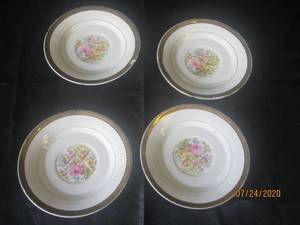 lot 306 image: TOTAL OF 4 LEIGH WARE BY LEIGH POTTERS WARRANTED 22-K GOLD EGERT ROSE TROPHY S-V PLATES&nbsp