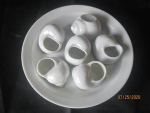lot 309 image: 7 PC PORCELAIN SHELL TABLE TOP DECOR