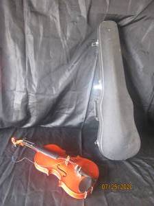 lot 317 image: AUBERT VIOLIN MADE IN GERMANY WITH HARD CASE&nbsp