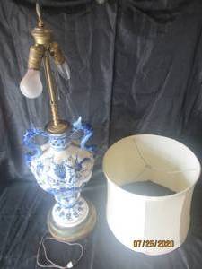 lot 321 image: VINTAGE PAINTED BLUE &amp WHITE PORCELAIN JAPANESE LAMP WITH FLUTED DRAGON HANDLES&nbsp&nbsp SOME DAMAGE SEE PICS&nbsp