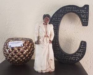 lot 9 image: IDA B. WELLS FIGURE (BY MARTHA HOLCOMBE - 1992) AND MORE