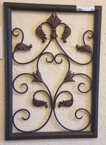 lot 26 image: METAL WALL DECOR PIECE (14 W x 20 H)