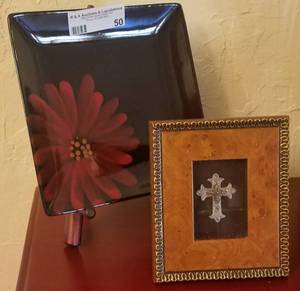 lot 50 image: LOT OF ASSORTED TABLE TOP DECOR