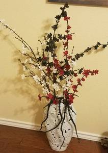 lot 69 image: CERAMIC VASE WITH FLORAL DECOR