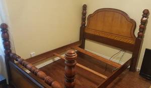 lot 89 image: VINTAGE MID-CENTURY BED (HEADBOARD, FOOTBOARD, RAILS)
