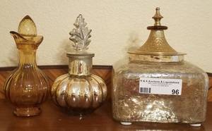 lot 96 image: LOT OF ASSORTED DECOR ITEMS