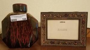 lot 104 image: LOT OF ASSORTED DECOR ITEMS