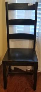 lot 106 image: WOODEN ACCENT CHAIR