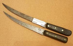 lot 115 image: 2 VINTAGE KNIVES (9.5 & 10 L) (BIDDING BY THE PIECE)