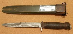 lot 119 image: VINTAGE KNIFE WITH HARD SHELL SHEATH (6.5 L)